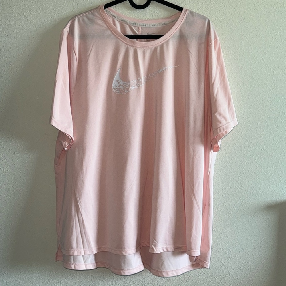 Women’s Pink Nike Dri-Fit Tee 2X - Great condition with no flaws!